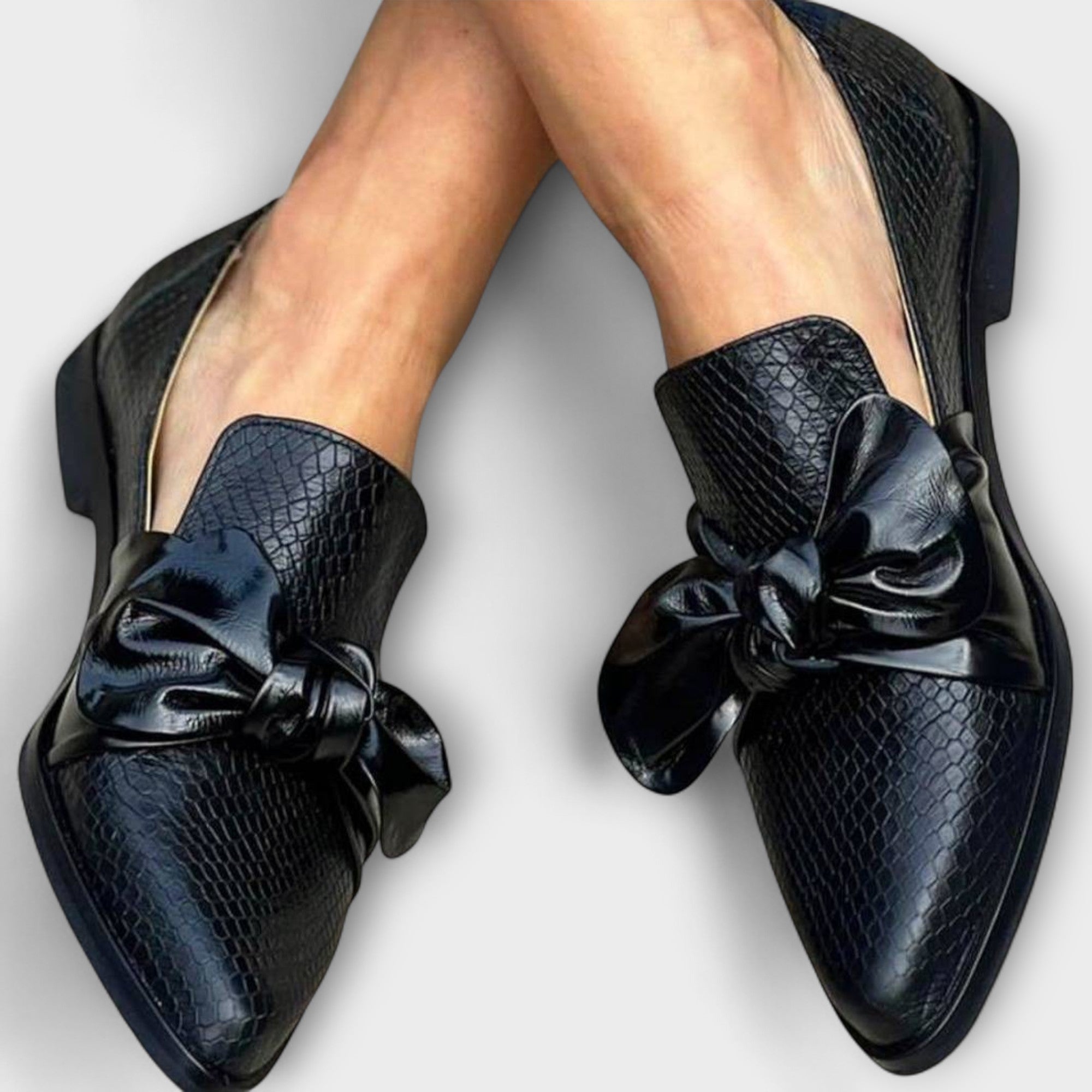 Claudiaâ„¢ | Moccasin with Bow