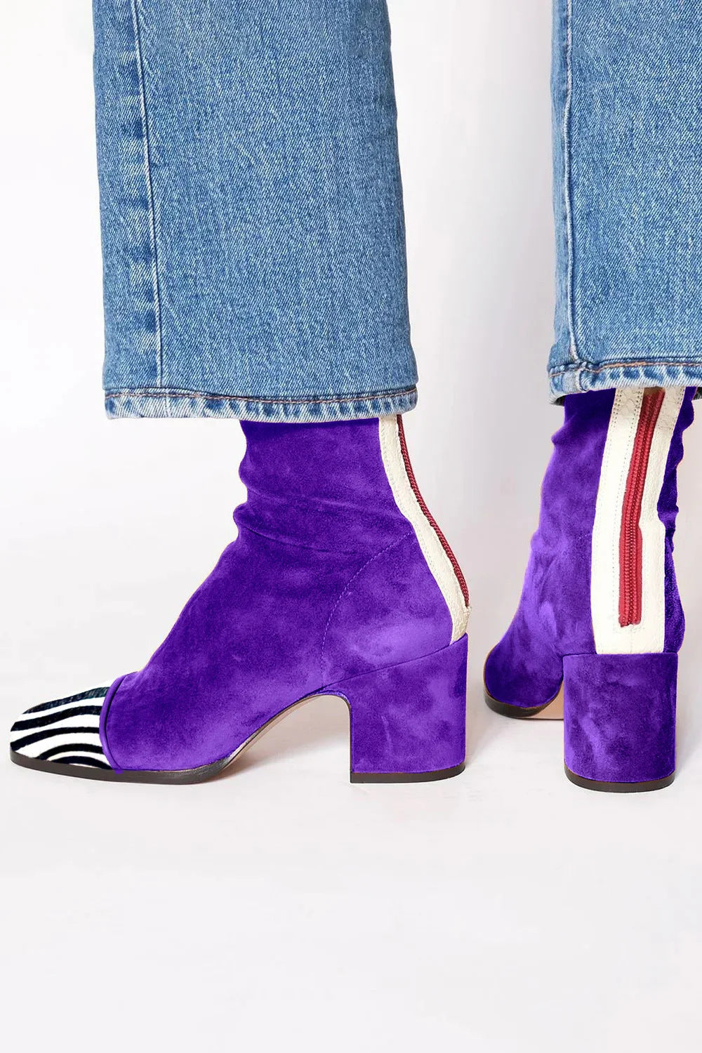 Square-toe heeled boots