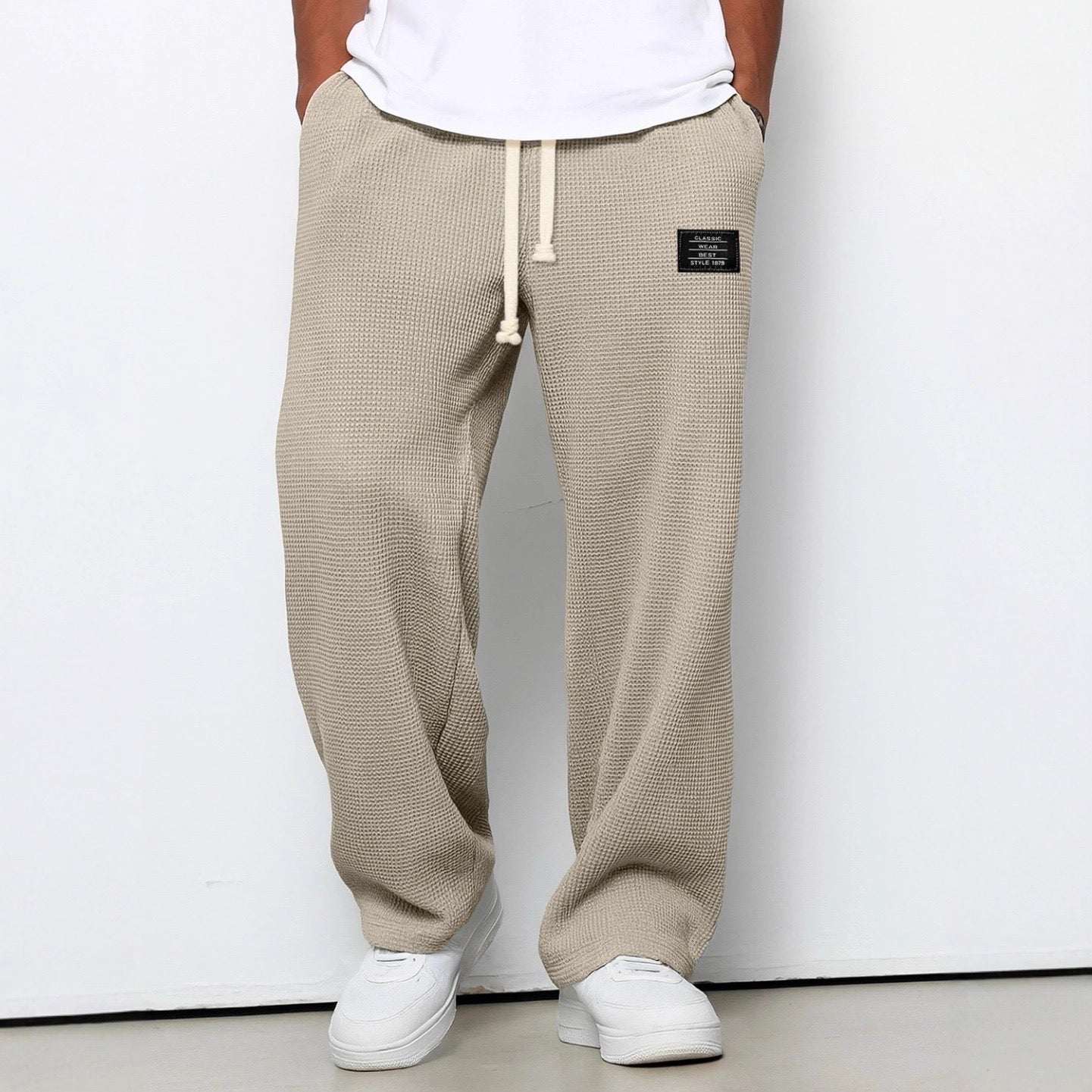Wide-leg pants with adjustable belt