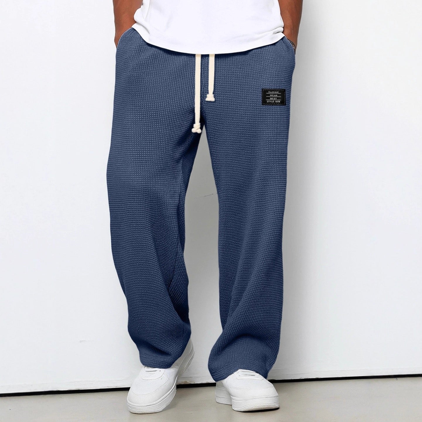 Wide-leg pants with adjustable belt