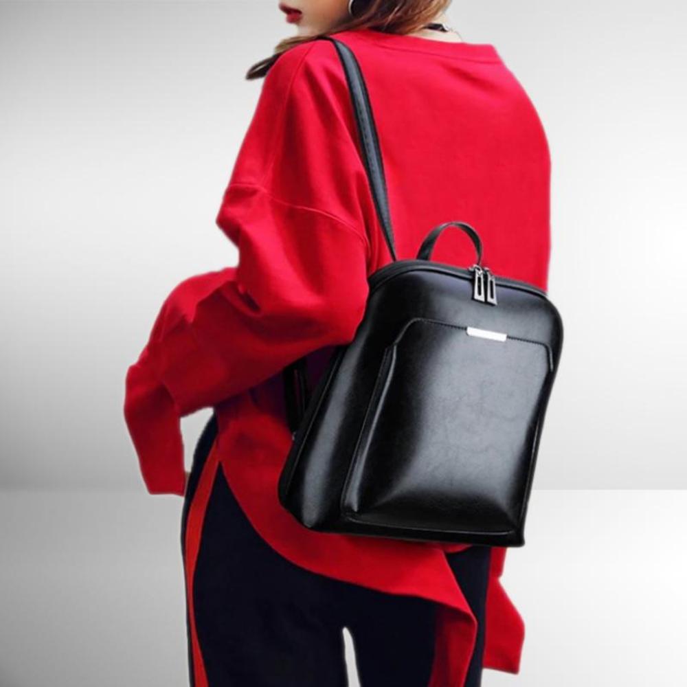 Saskia - Classic backpack with double zip opening