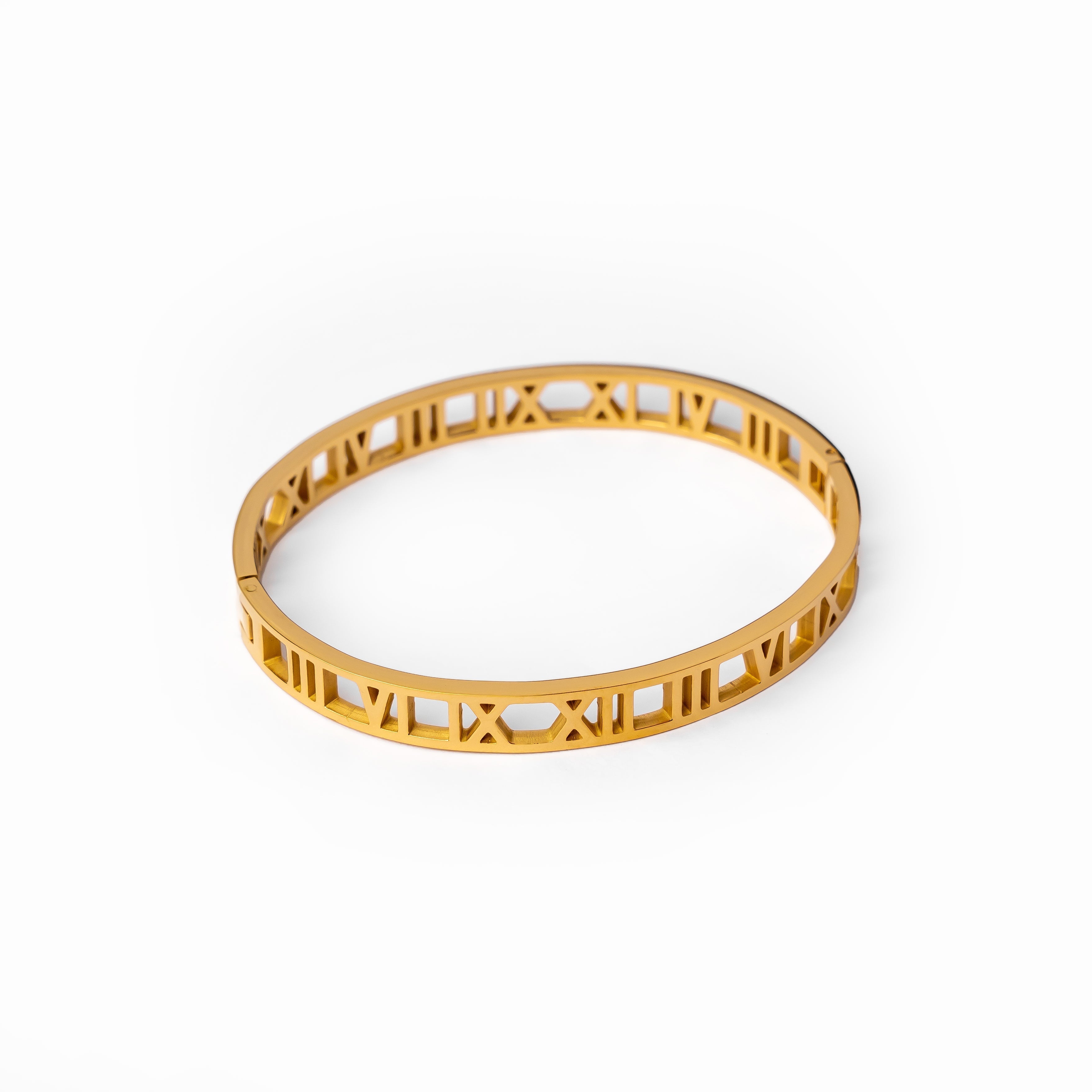 Bracelets with Discreet Elegance