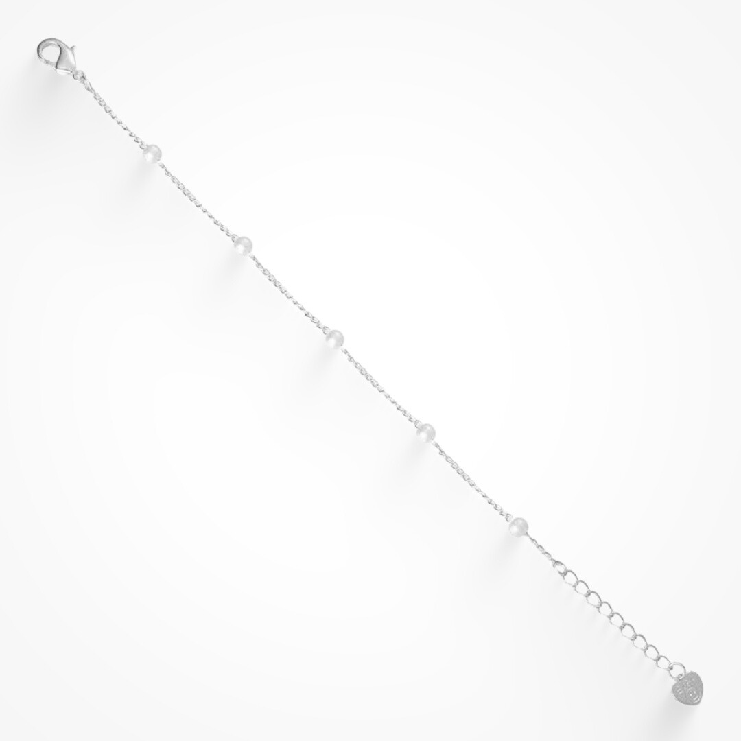 Bracelets with Discreet Elegance